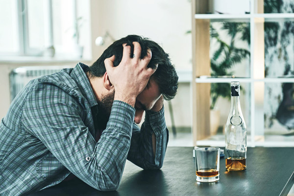 Поддержка близких: как помочь человеку преодолеть алкогольную зависимость дома